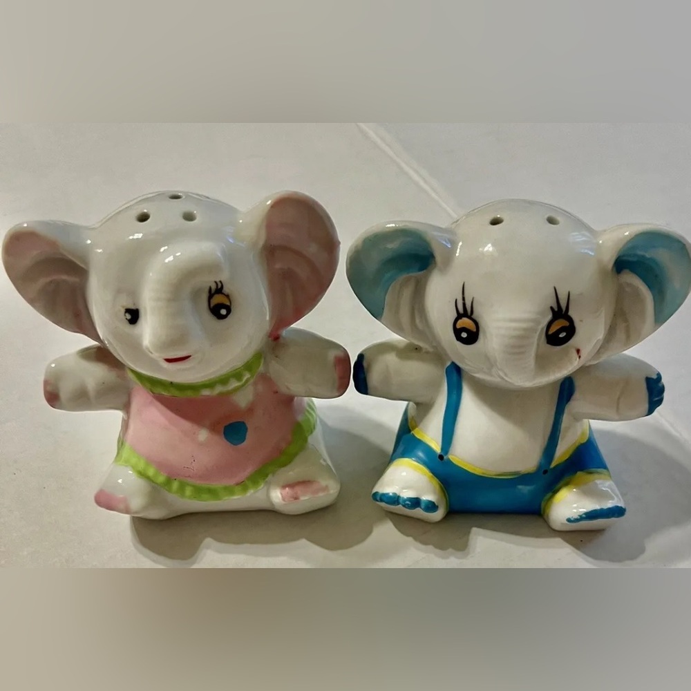 Vintage Baby Elephant Salt & Pepper‎ Shakers read